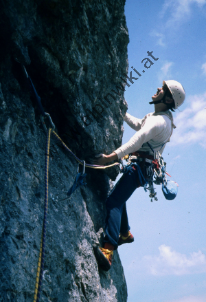 Geiselstein Bauchweh Erstbegehung 1983 2.Seillänge Marcus Lutz in der 1.Schlüsselstelle (Foto: Marcus Lutz) Geiselsten Ostwand - Bauchweh 2. Seillänge (Foto: Marcus Lutz)